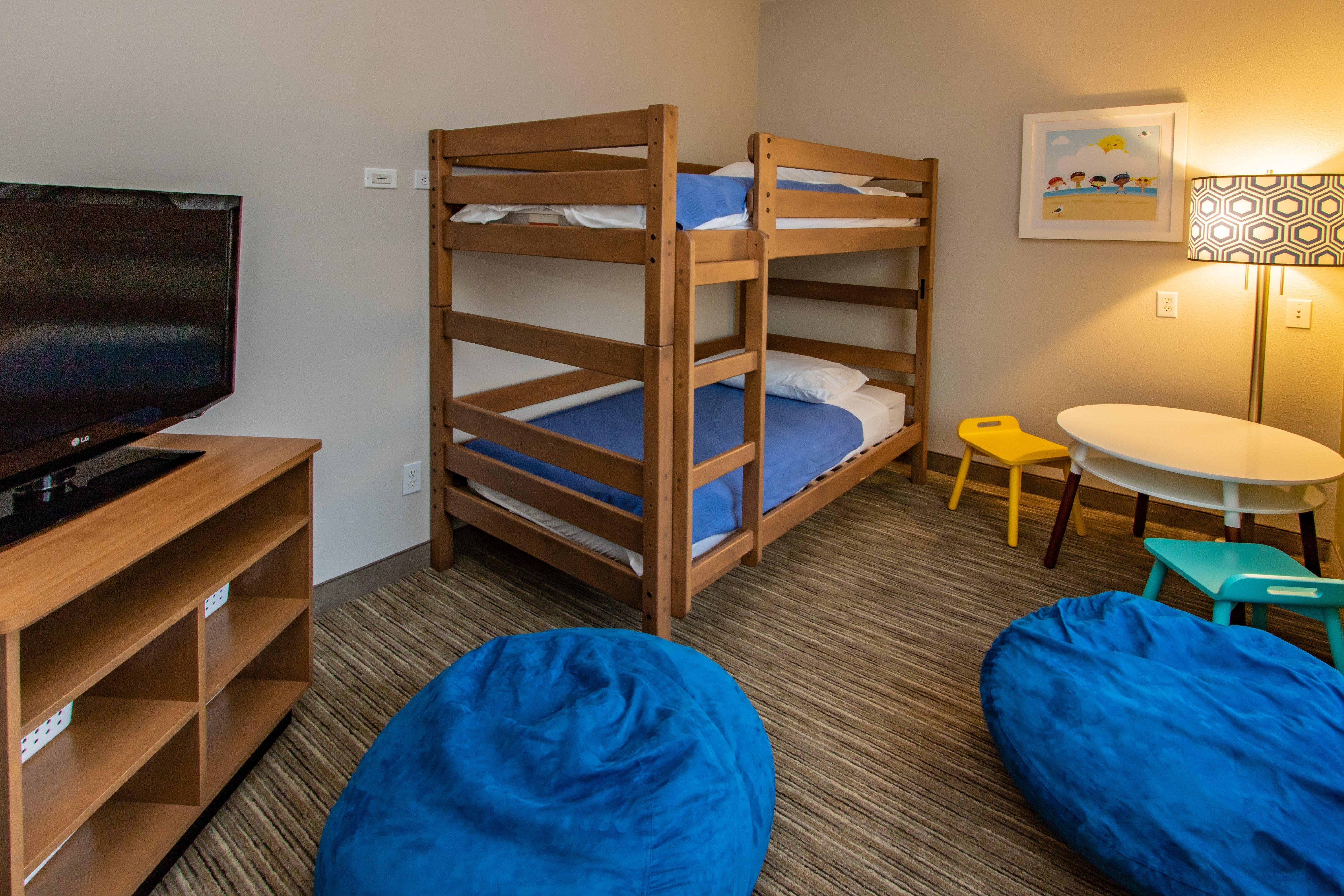 Holiday Inn Express Hotel & Suites Roseville - Galleria Area By Ihg Екстериор снимка