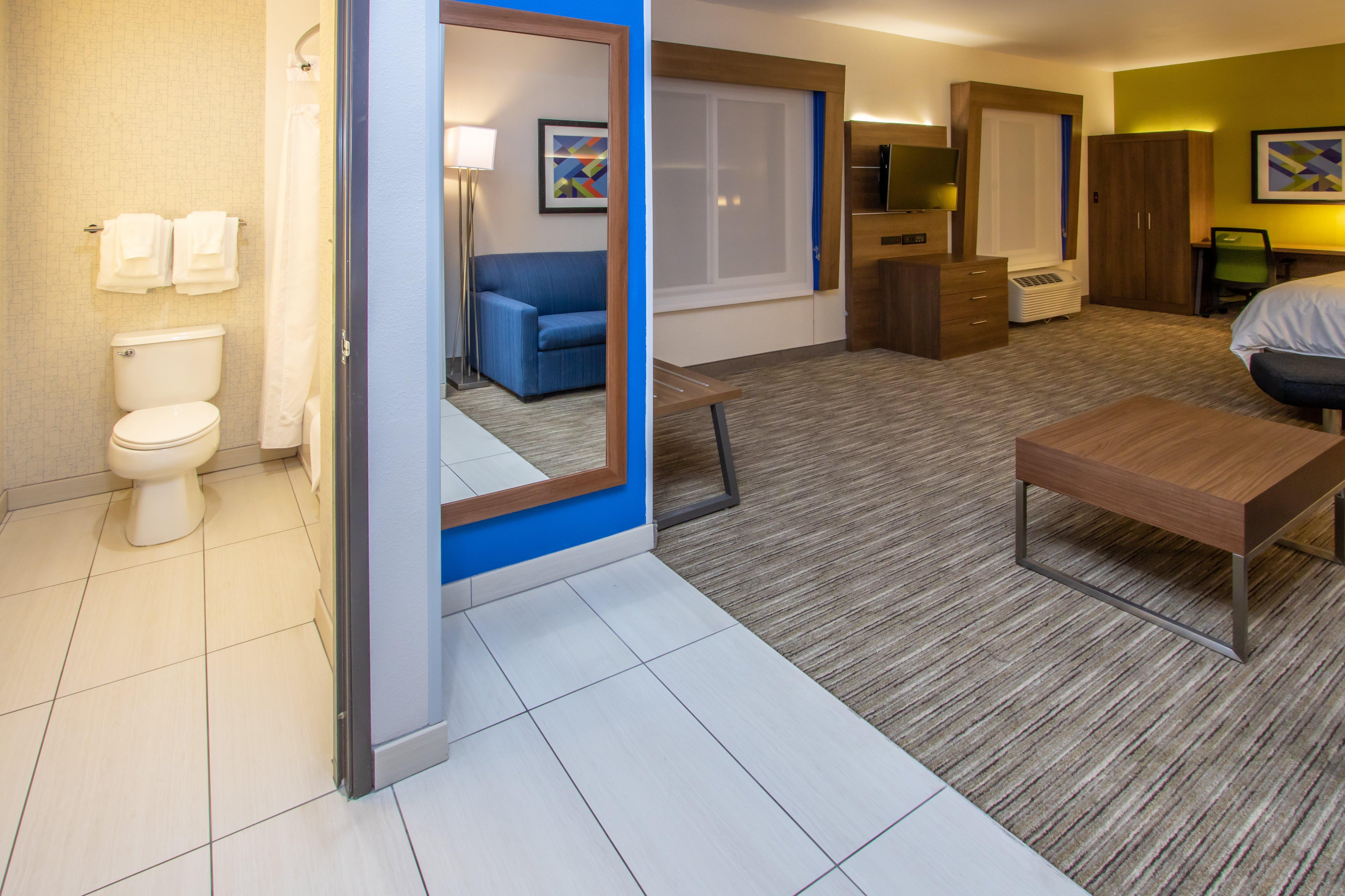 Holiday Inn Express Hotel & Suites Roseville - Galleria Area By Ihg Екстериор снимка