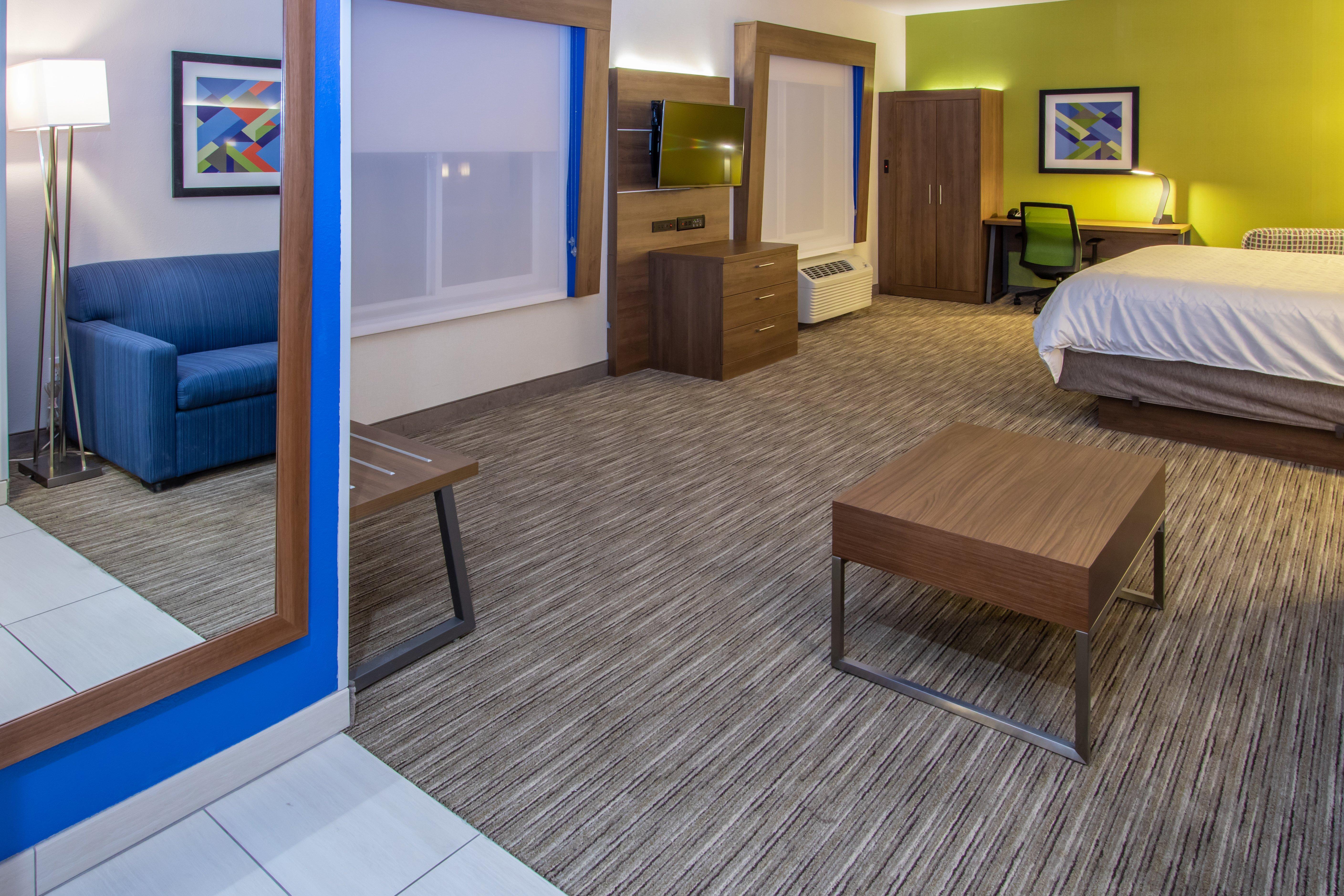 Holiday Inn Express Hotel & Suites Roseville - Galleria Area By Ihg Екстериор снимка