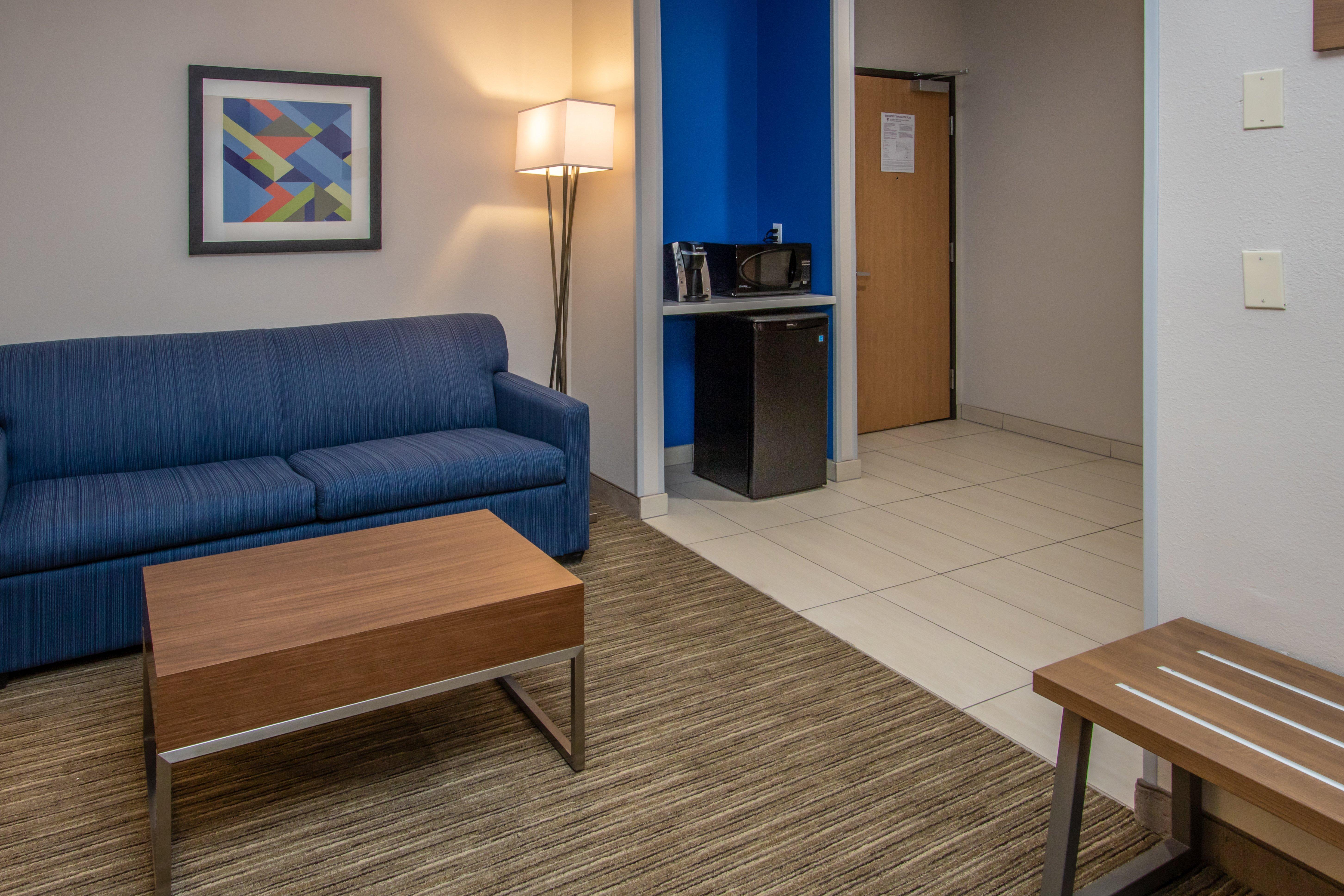 Holiday Inn Express Hotel & Suites Roseville - Galleria Area By Ihg Екстериор снимка
