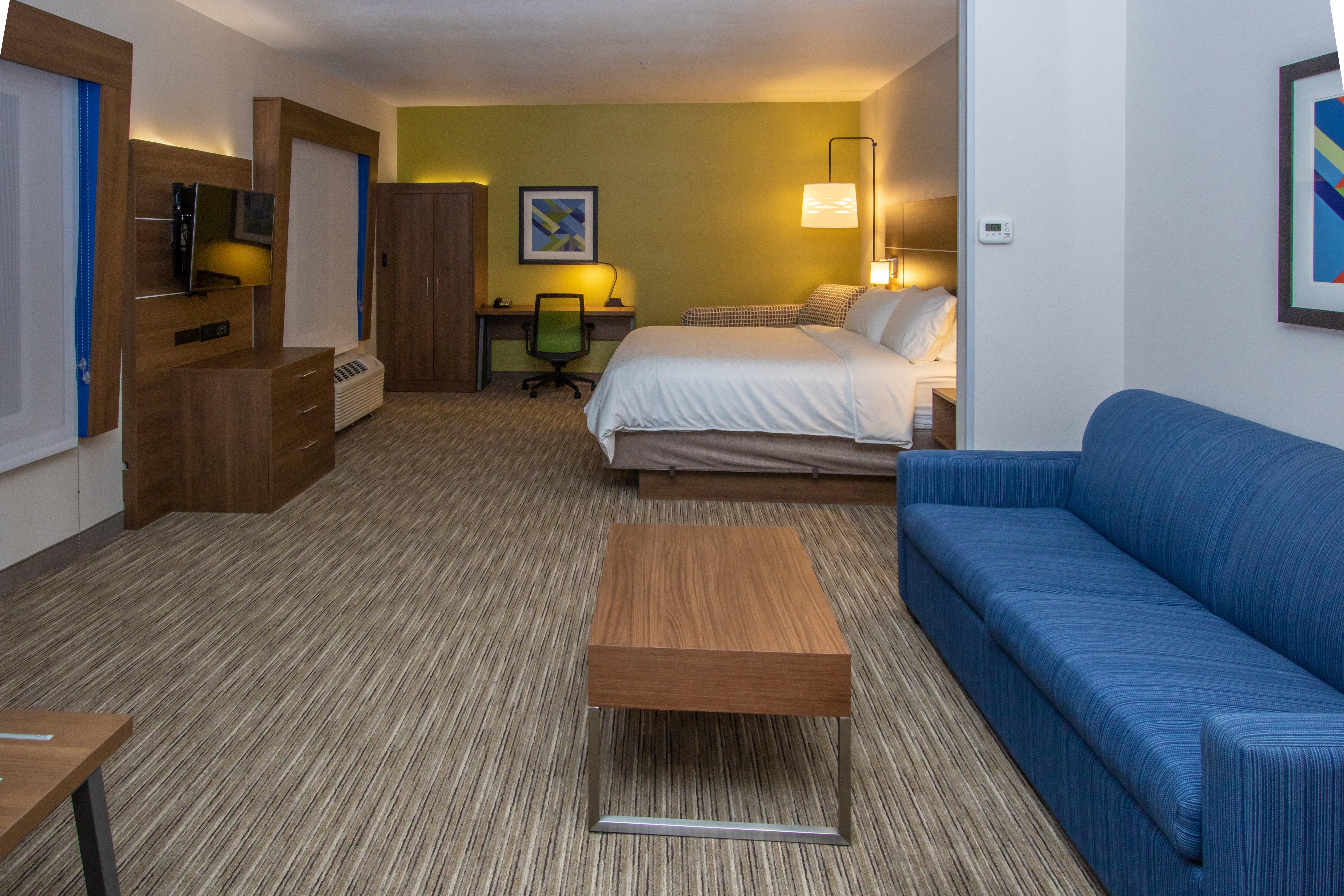 Holiday Inn Express Hotel & Suites Roseville - Galleria Area By Ihg Екстериор снимка