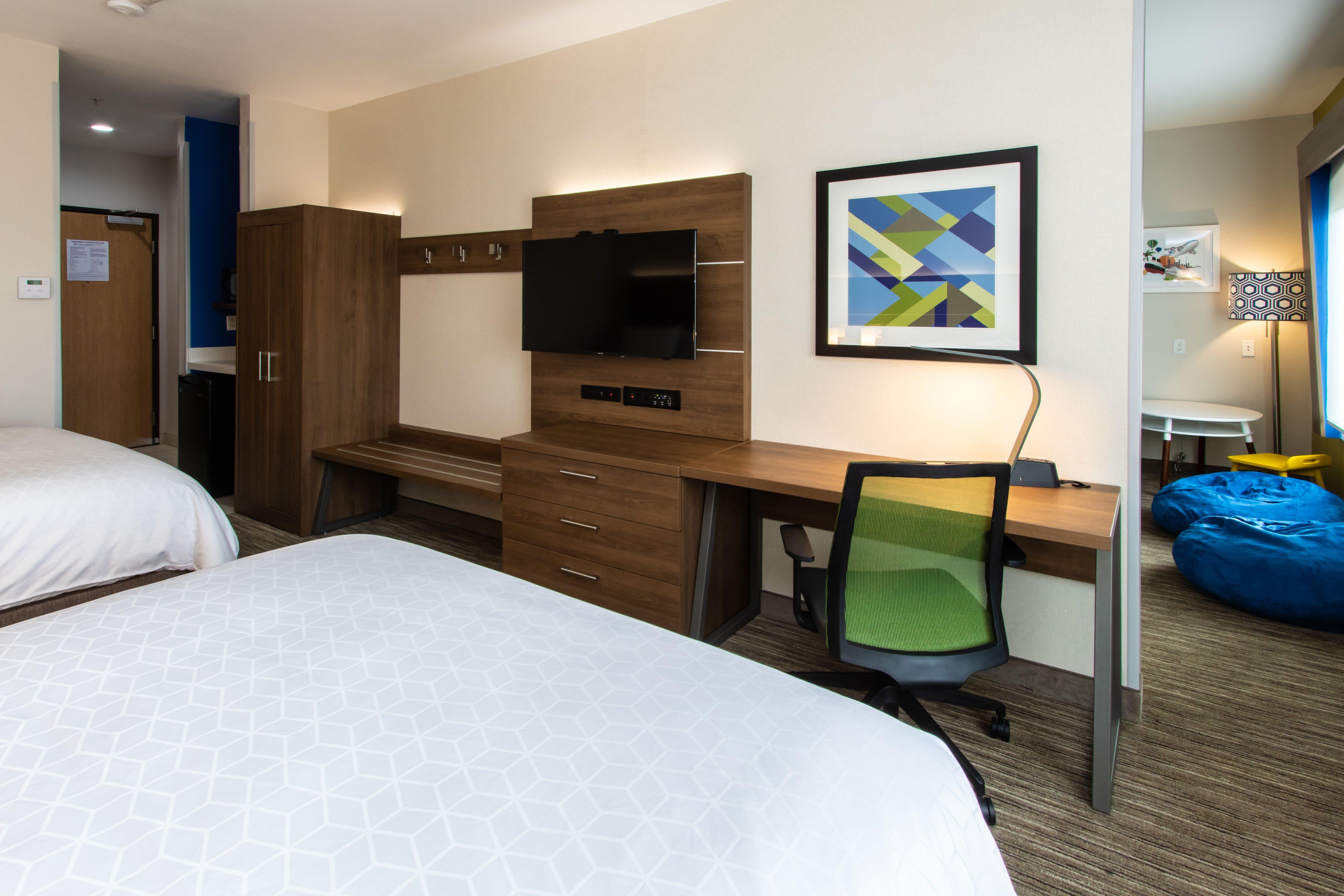 Holiday Inn Express Hotel & Suites Roseville - Galleria Area By Ihg Екстериор снимка