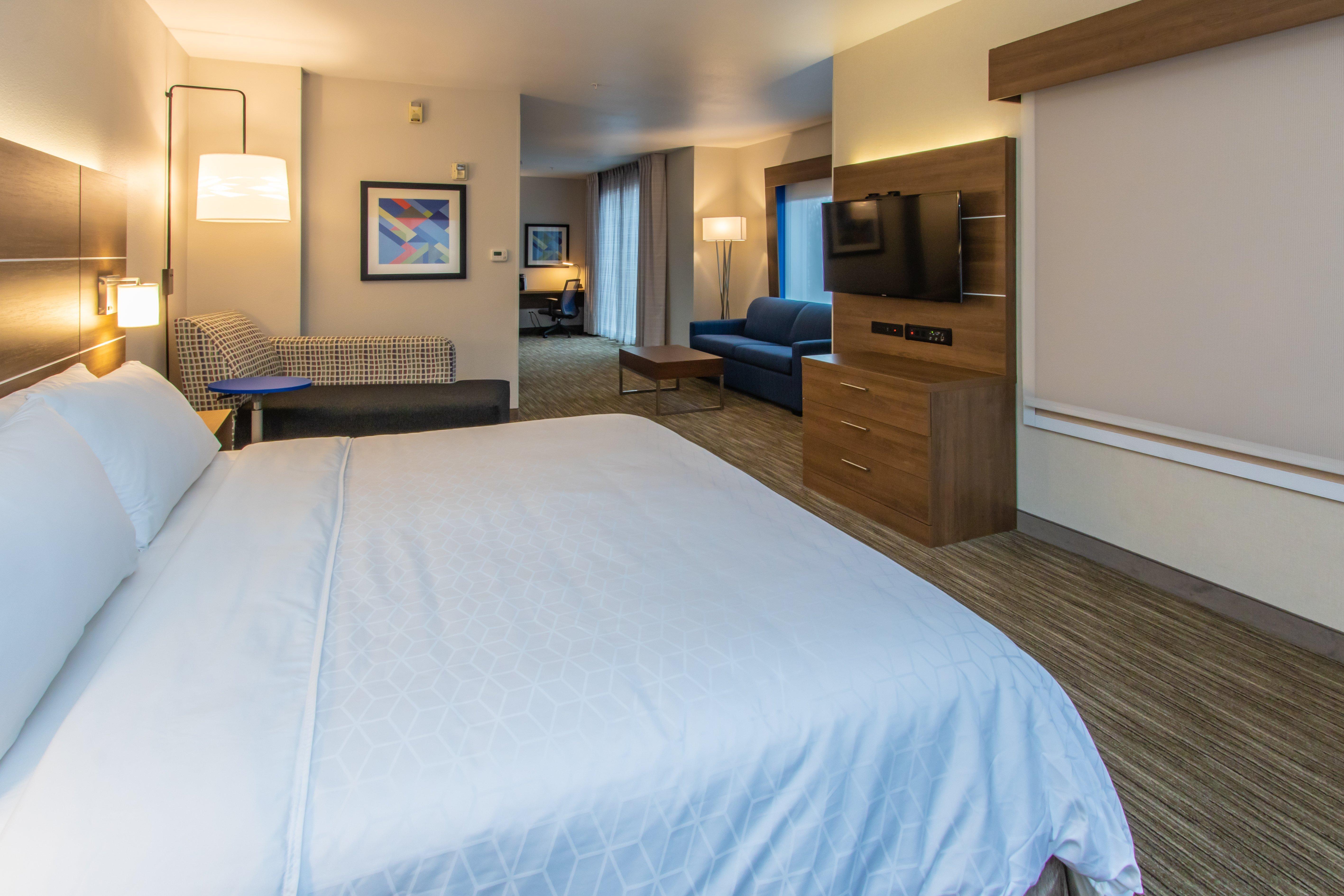 Holiday Inn Express Hotel & Suites Roseville - Galleria Area By Ihg Екстериор снимка