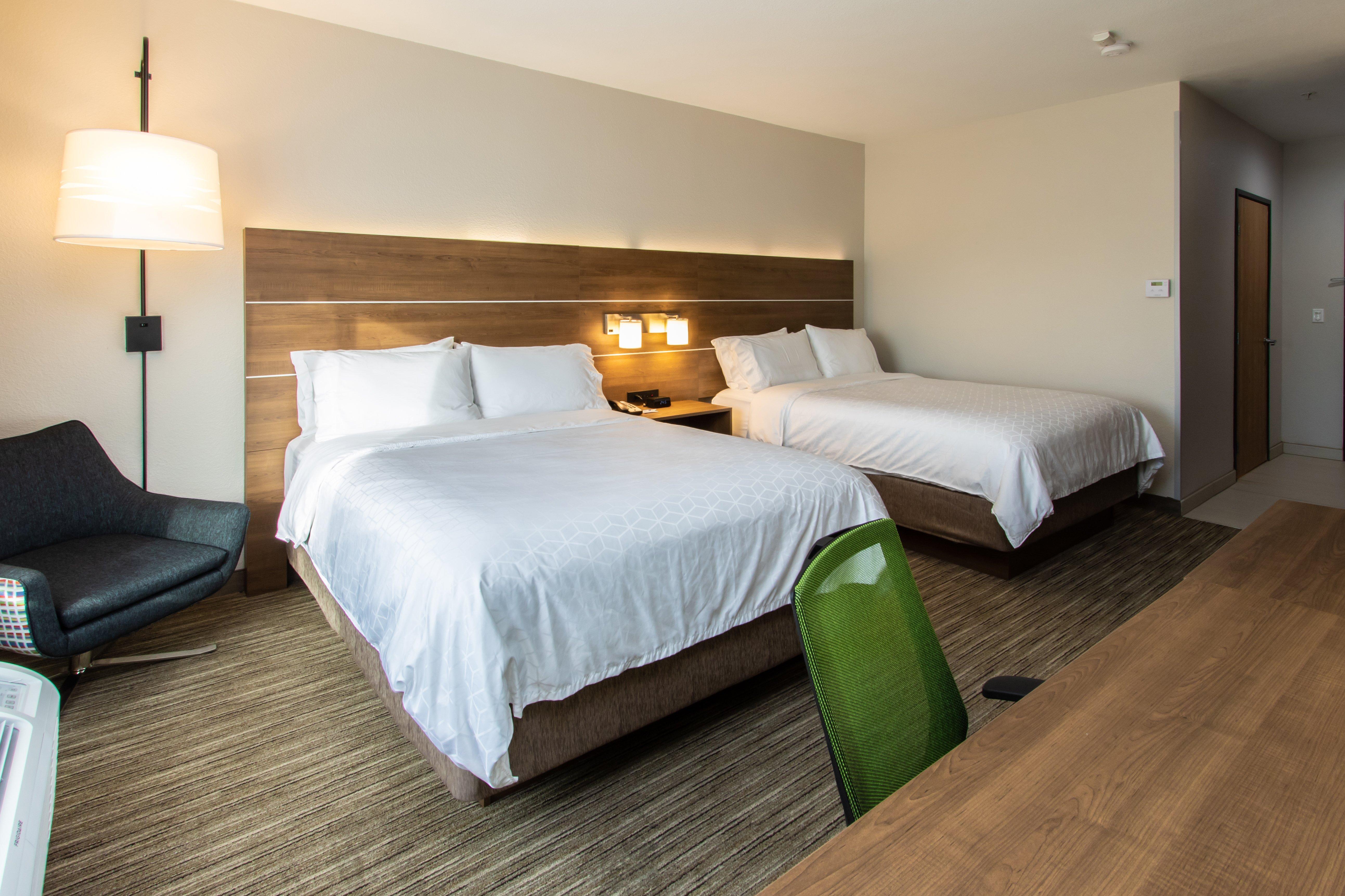 Holiday Inn Express Hotel & Suites Roseville - Galleria Area By Ihg Екстериор снимка