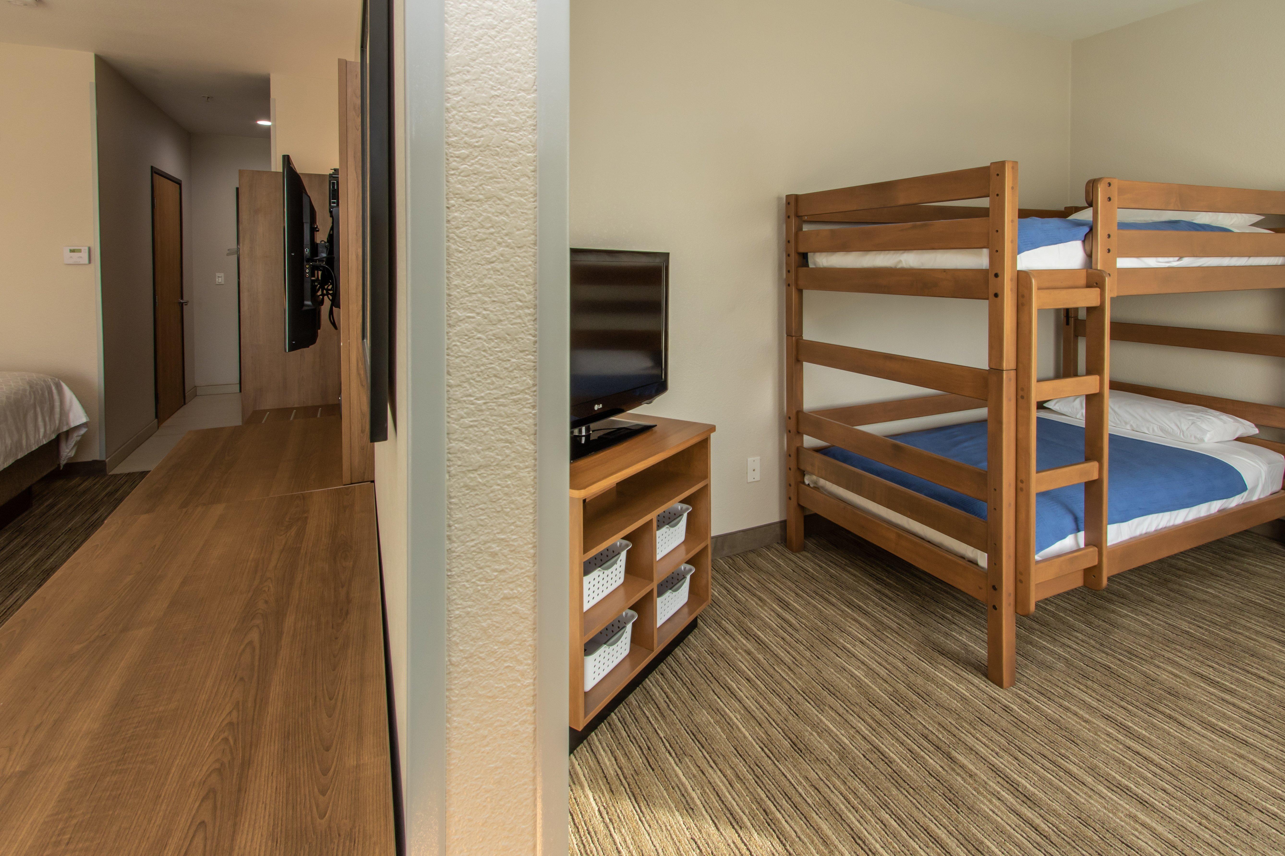 Holiday Inn Express Hotel & Suites Roseville - Galleria Area By Ihg Екстериор снимка