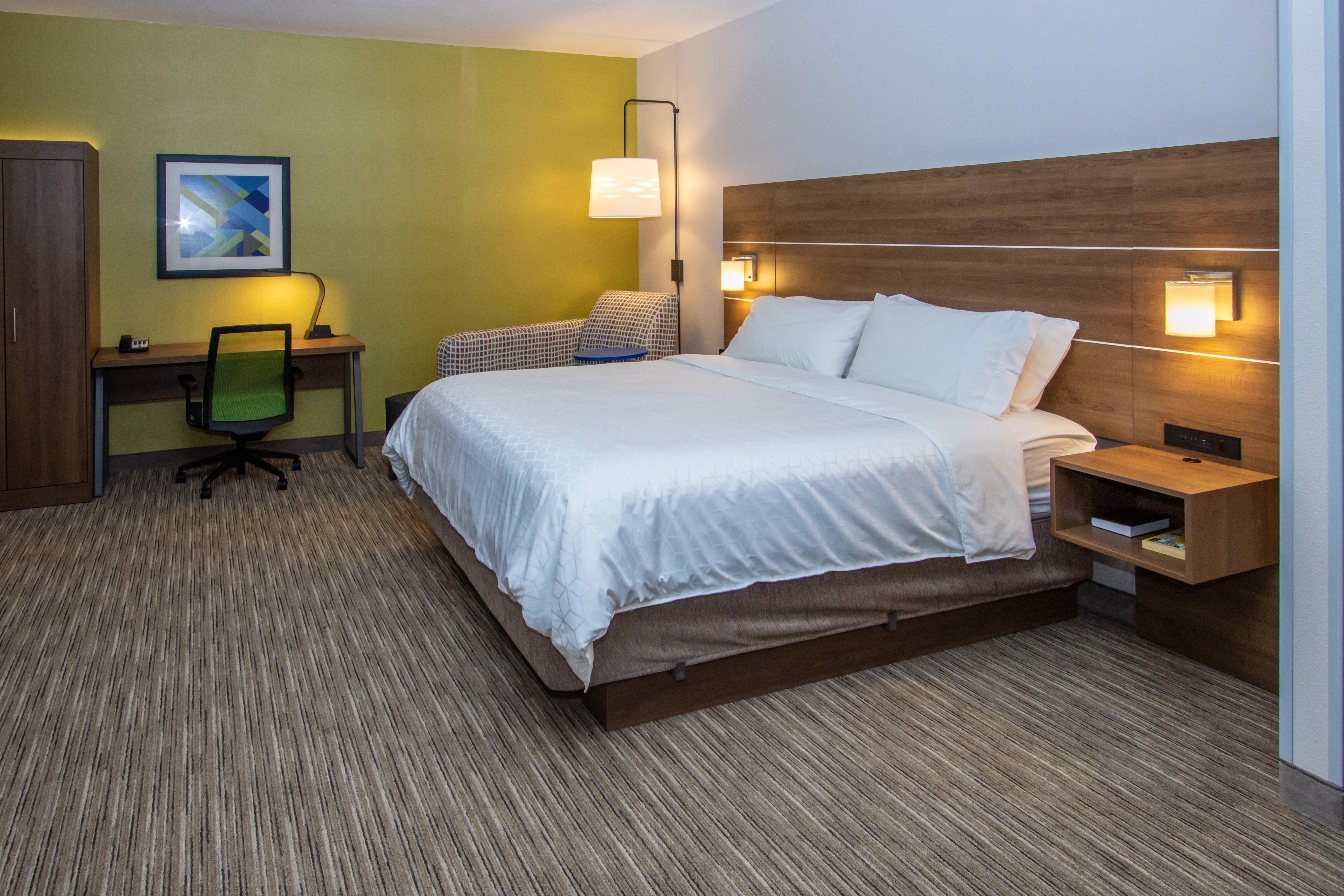 Holiday Inn Express Hotel & Suites Roseville - Galleria Area By Ihg Екстериор снимка