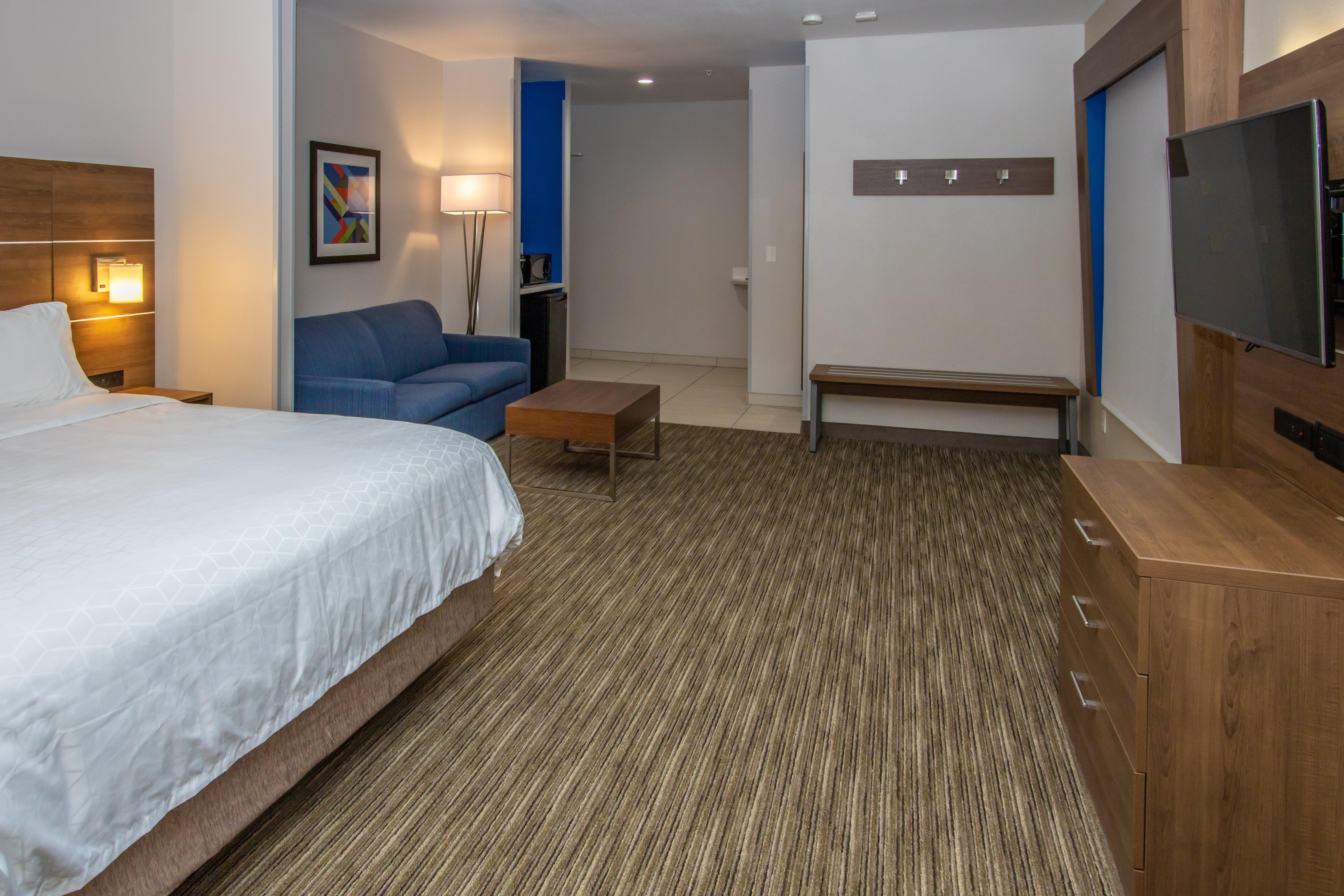 Holiday Inn Express Hotel & Suites Roseville - Galleria Area By Ihg Екстериор снимка