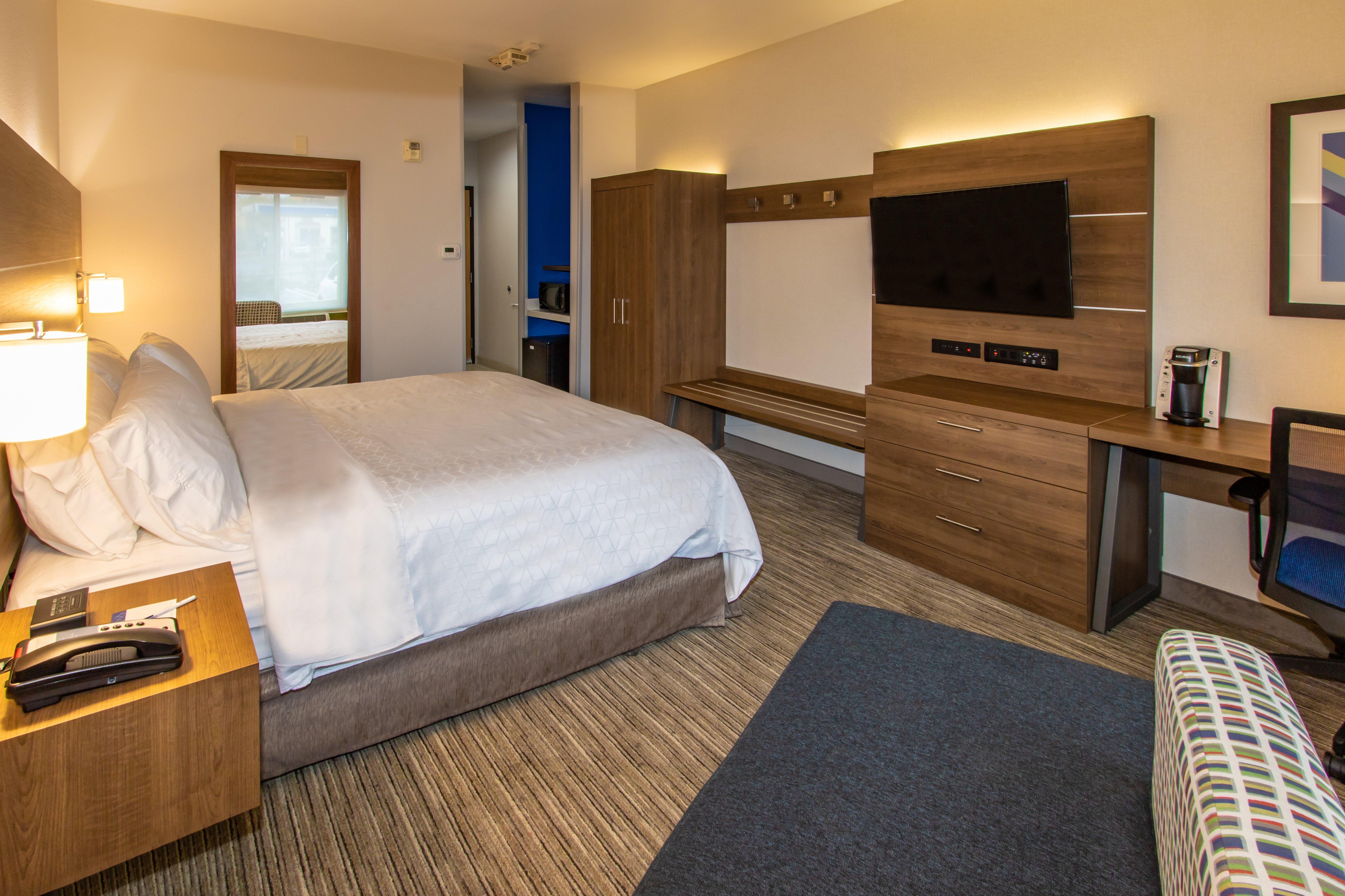 Holiday Inn Express Hotel & Suites Roseville - Galleria Area By Ihg Екстериор снимка