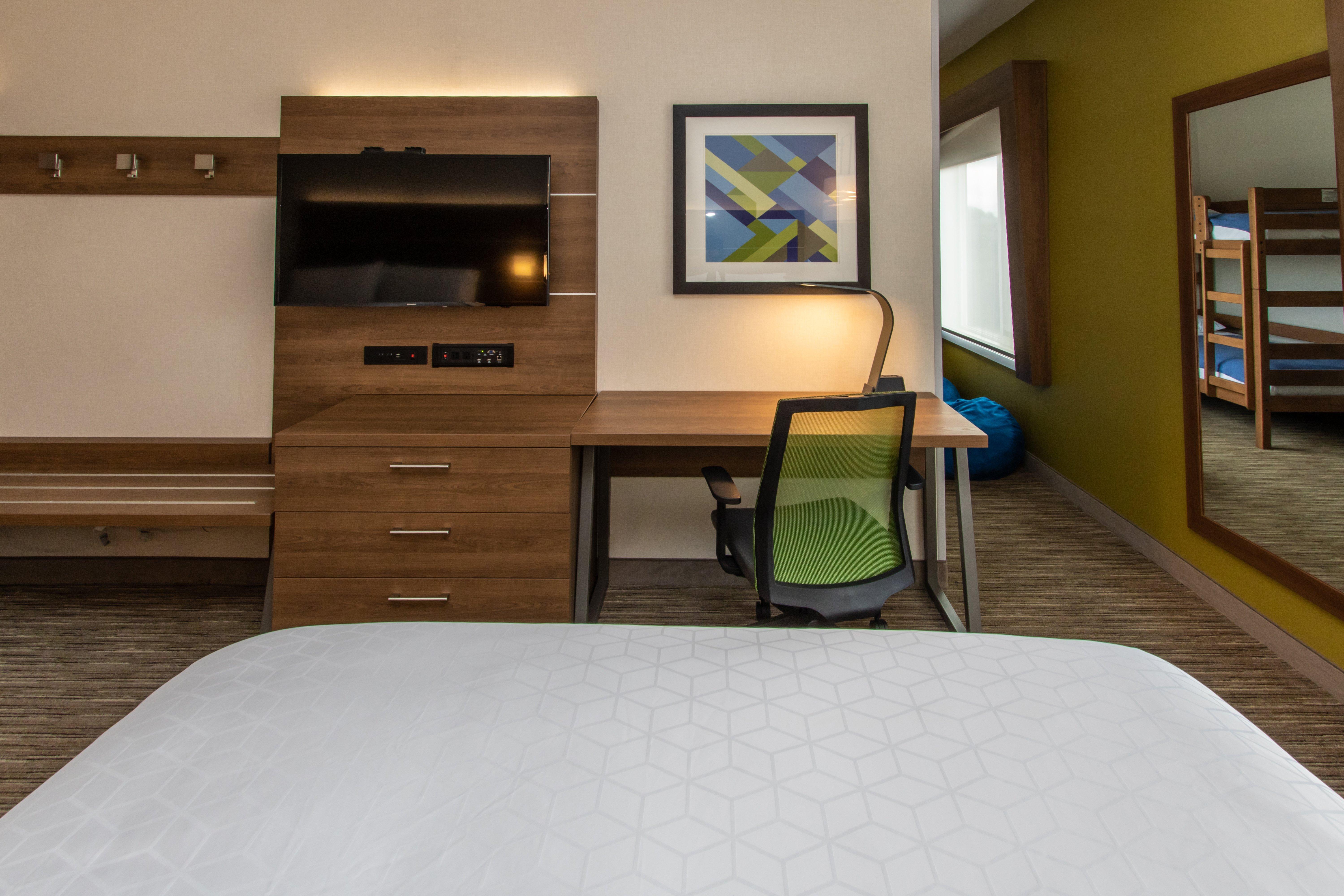 Holiday Inn Express Hotel & Suites Roseville - Galleria Area By Ihg Екстериор снимка