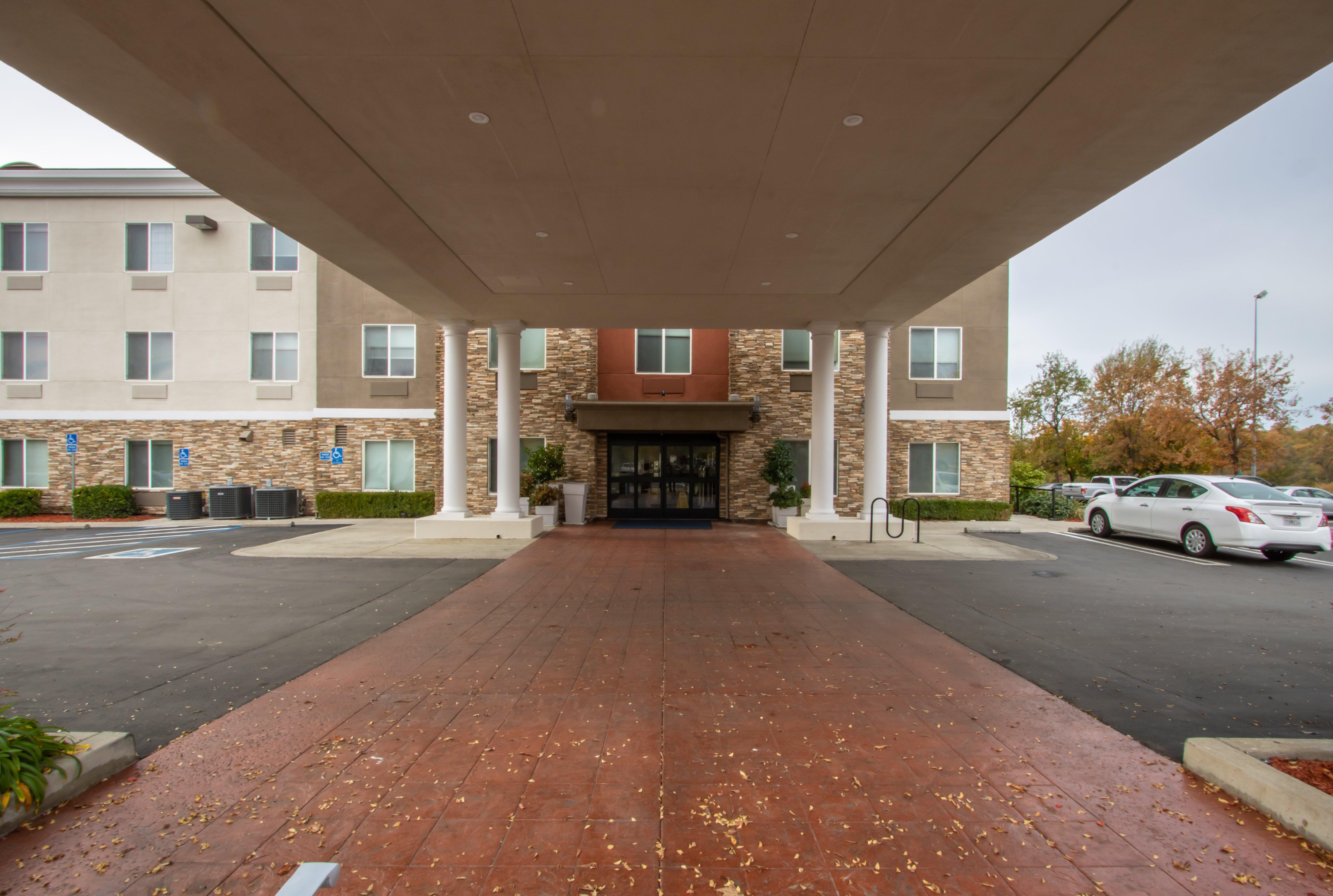 Holiday Inn Express Hotel & Suites Roseville - Galleria Area By Ihg Екстериор снимка