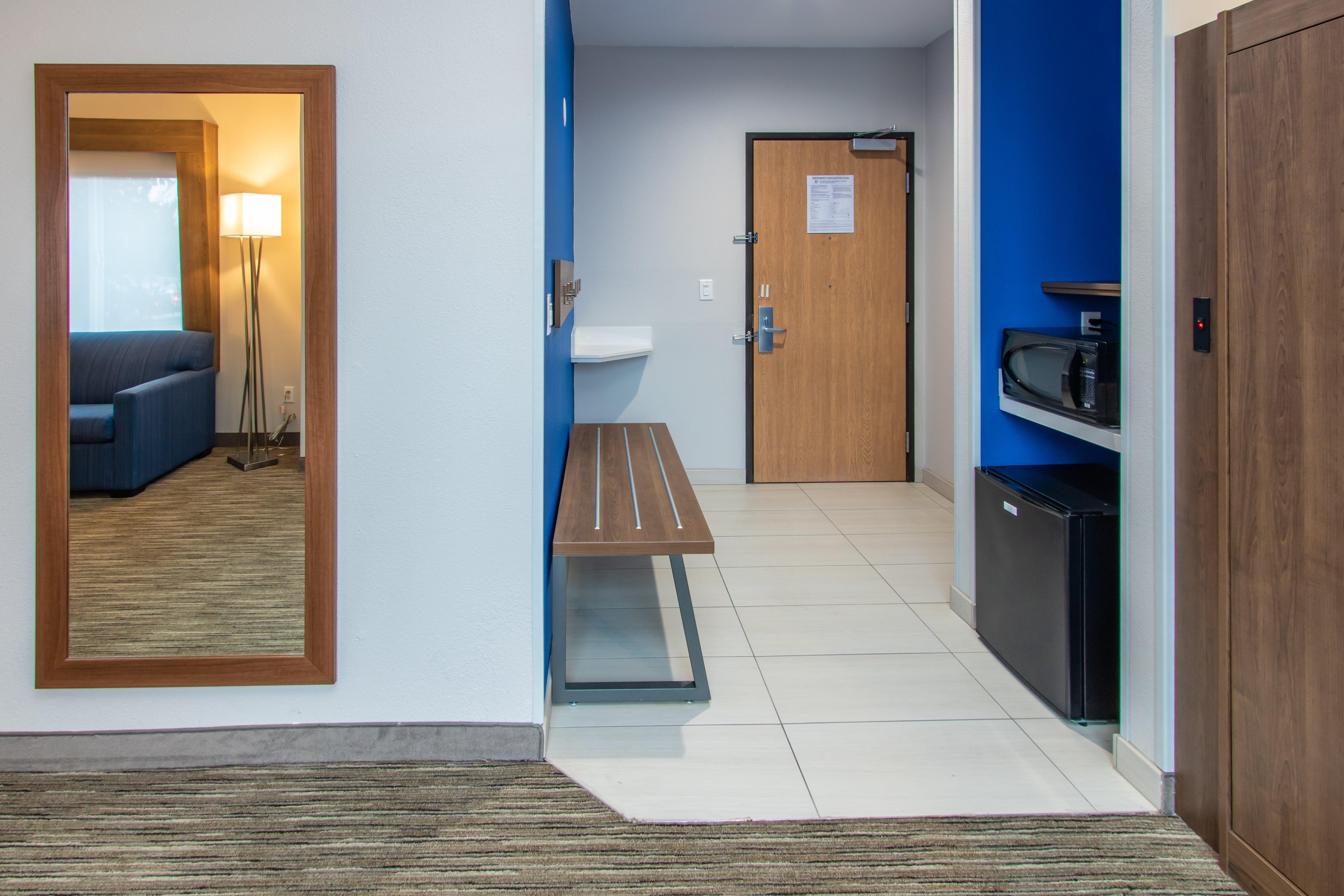 Holiday Inn Express Hotel & Suites Roseville - Galleria Area By Ihg Екстериор снимка