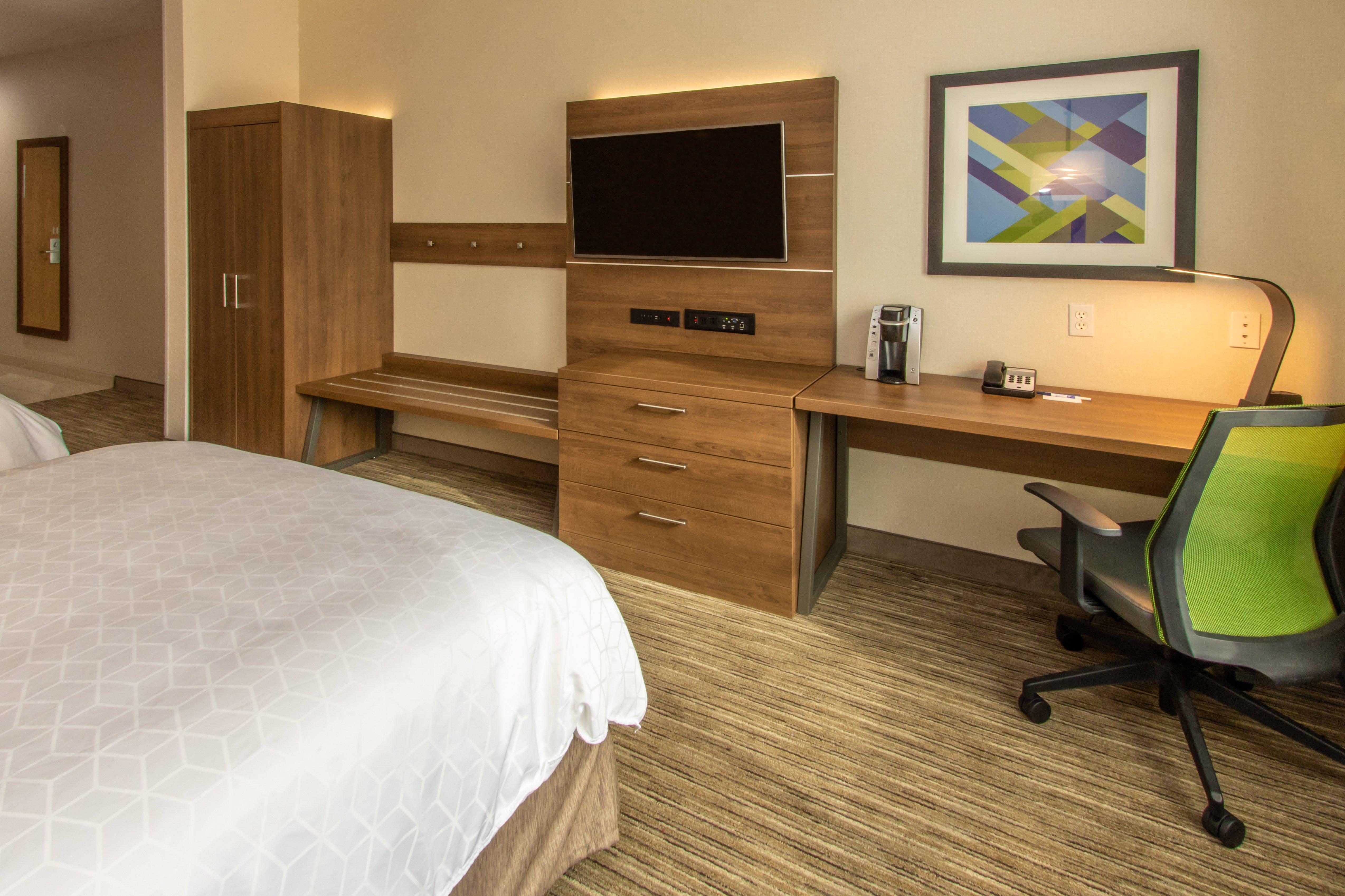 Holiday Inn Express Hotel & Suites Roseville - Galleria Area By Ihg Екстериор снимка