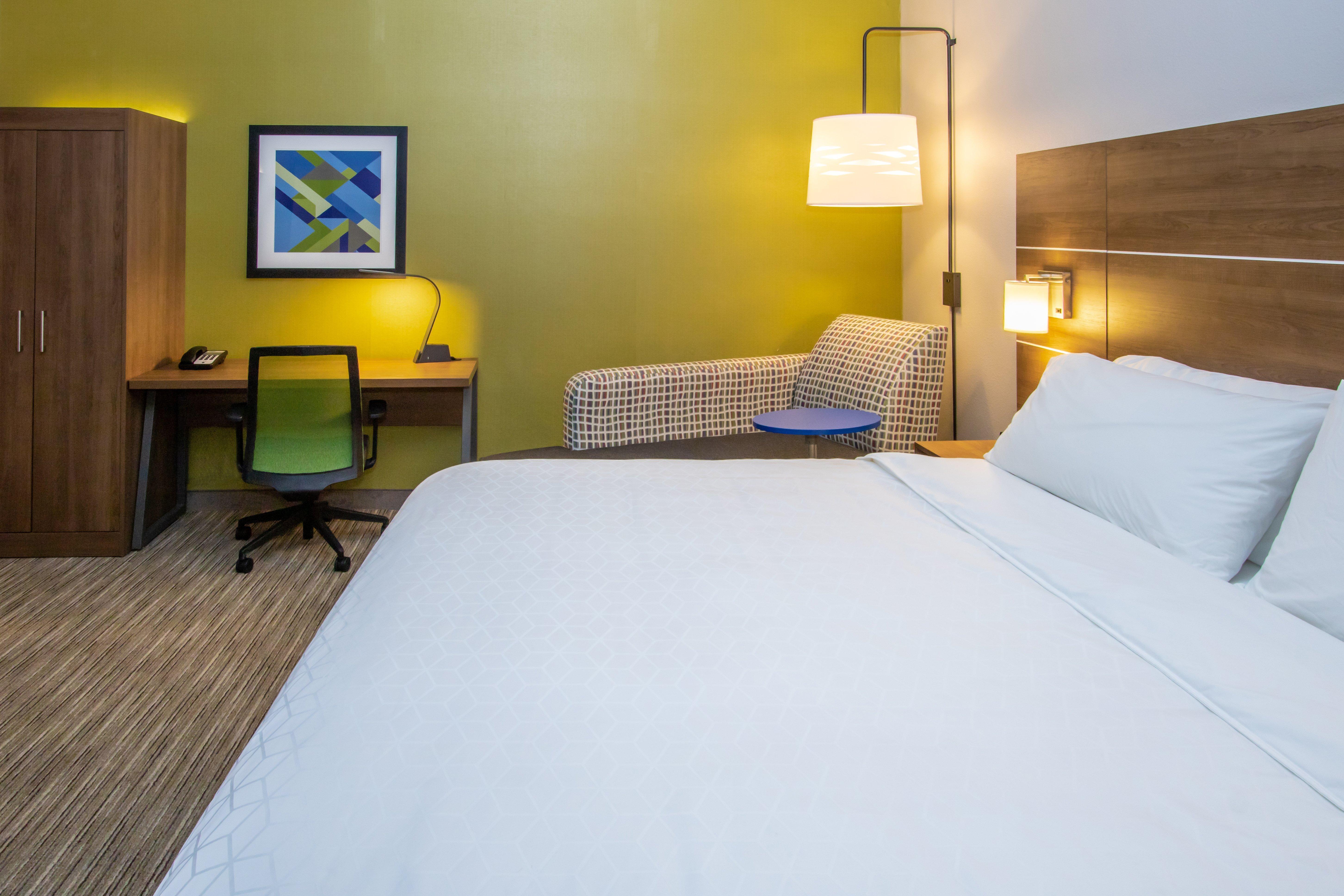 Holiday Inn Express Hotel & Suites Roseville - Galleria Area By Ihg Екстериор снимка